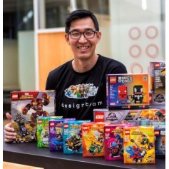 LEGO s podpisem designéra