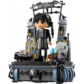 LEGO® 76780 WEDNESDAY Figurka: Wednesday Addamsová